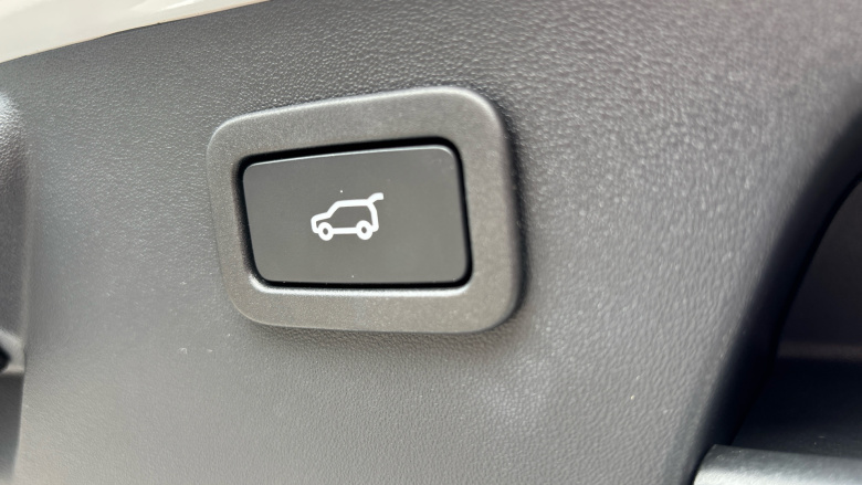 Jaguar E-Pace 2.0 D200 R-Dynamic SE 5dr Auto Diesel Estate